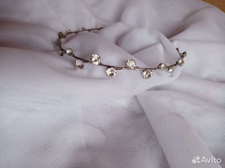 Ободок для волос со стразами