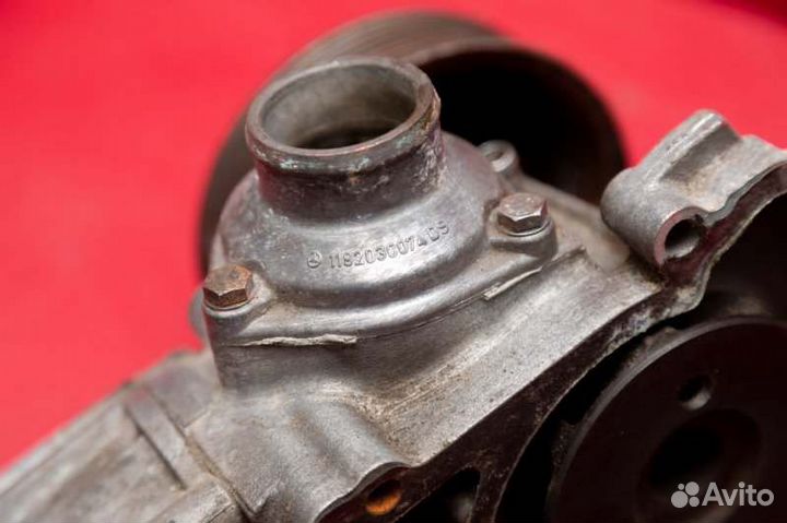 Помпа Mercedes S500 W140 M119 1991