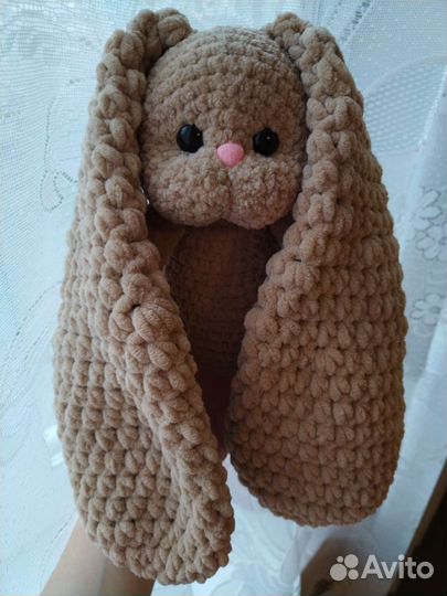 Зайчик вязаный ручной работы