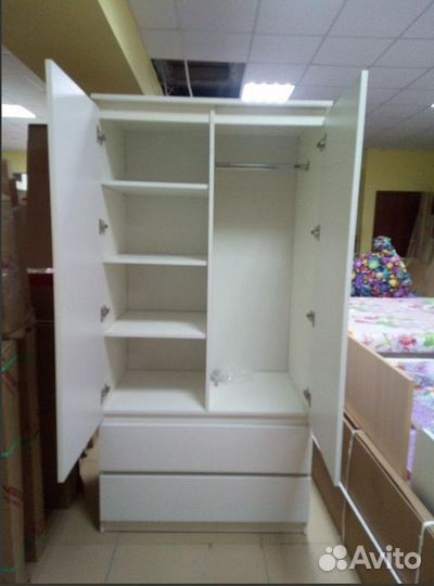 Шкаф