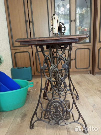 Швейная машина Singer