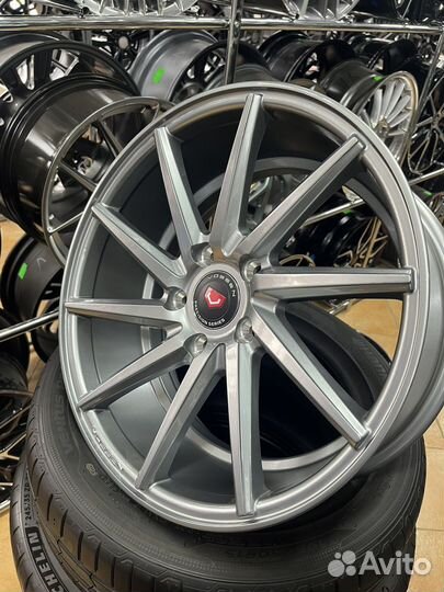 Диски литые R17 5*114.3 Vossen CVT вертушки