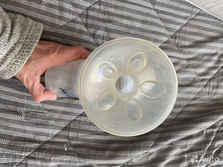 Ручной молокоотсос Avent / Авент с бутылочкой