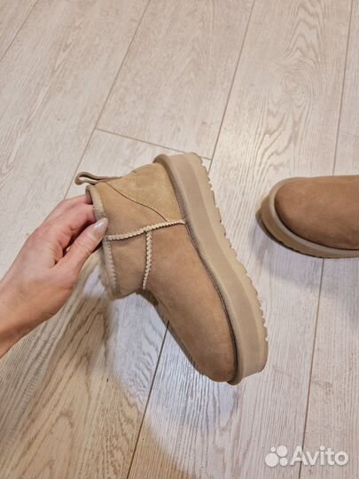 Короткие угги (UGG) на платформе