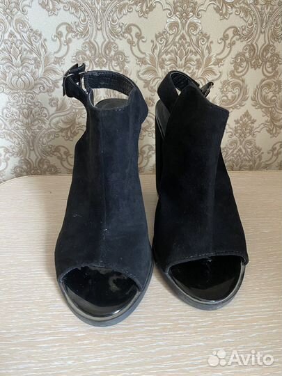 Туфли с открытым носом