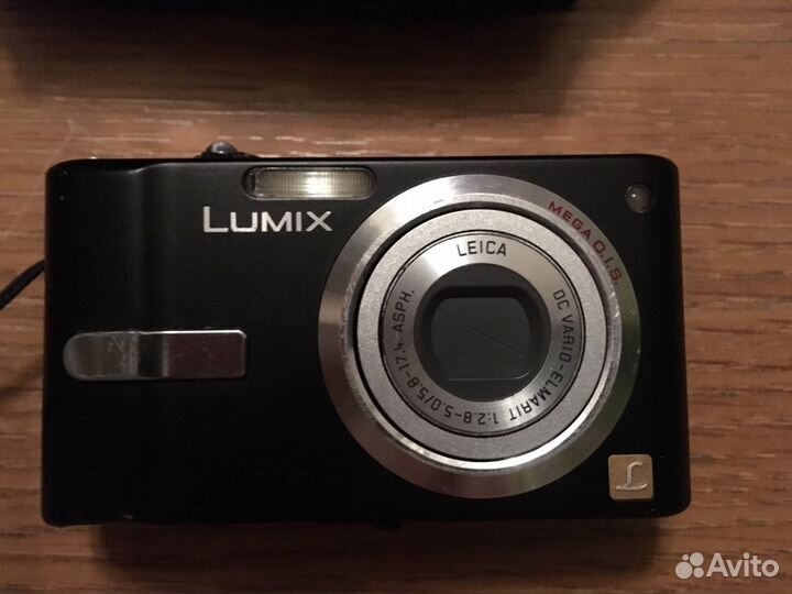 Цифровой фотоаппарат Panasonic Lumix DMC-FX12