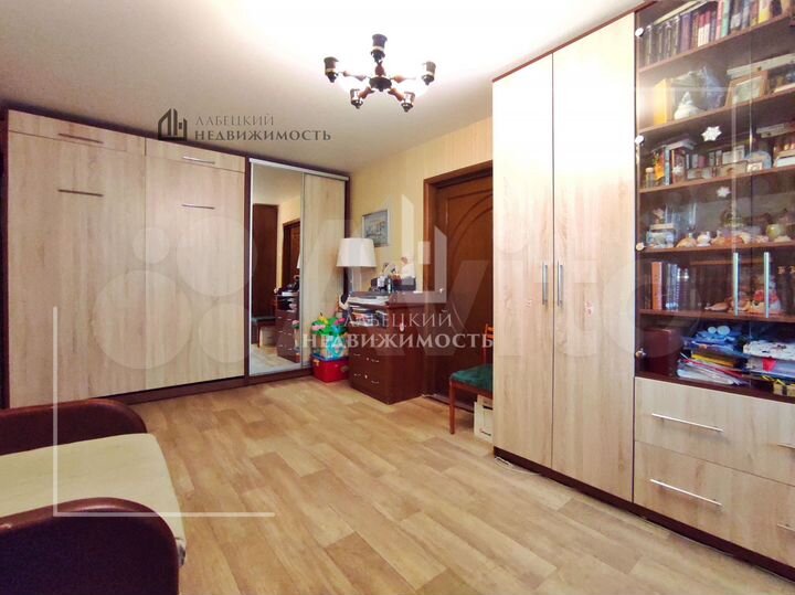 2-к. квартира, 54 м², 4/12 эт.