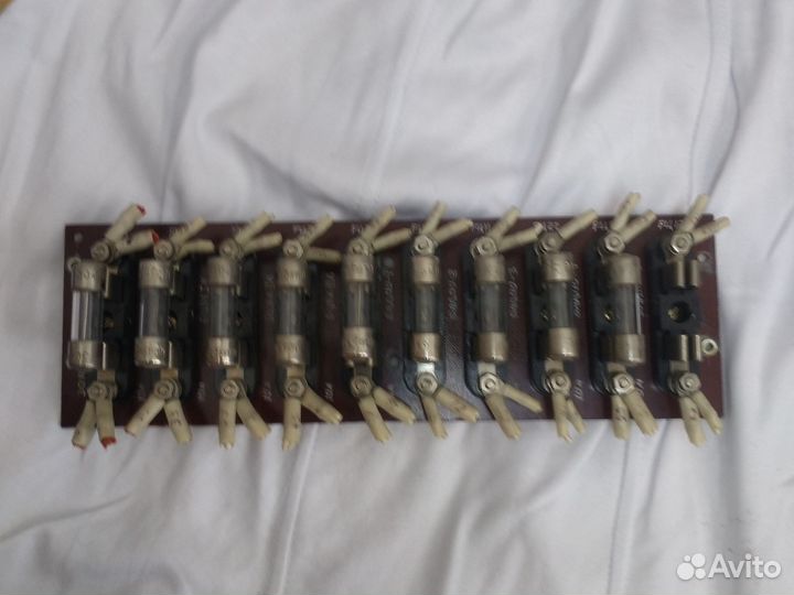 Блок защиты бз - 20 СССР на блоке предохранителей