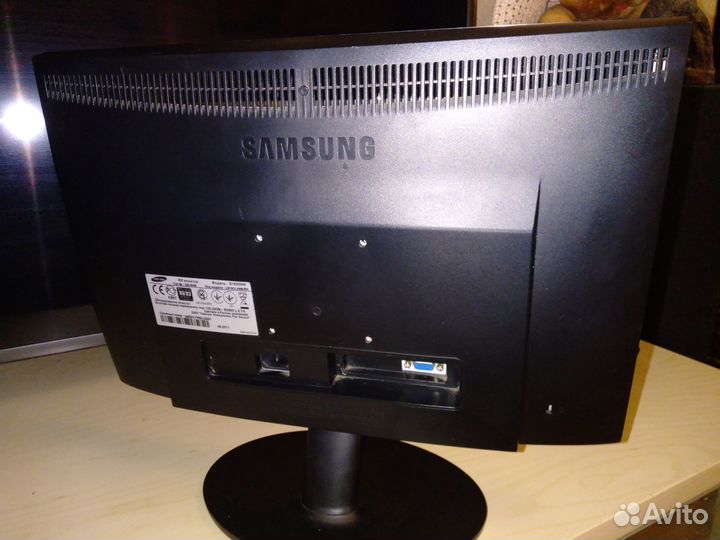 Монитор samsung