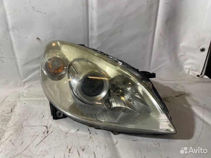 Фара передняя правая Mercedes W245 M266E17