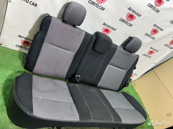 Сиденья задние Renault Duster 1