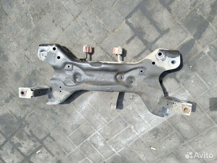 Передняя балка Фольксваген поло 2016г