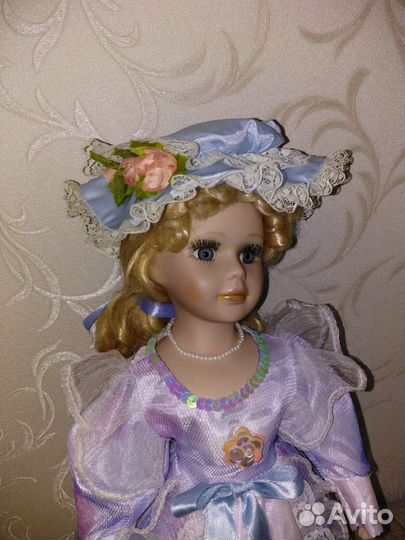 Кукла фарфоровая коллекционная