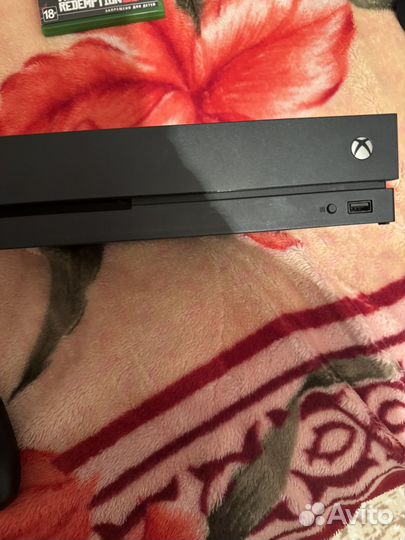 Xbox ONE X 1TB