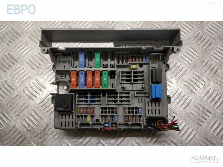 Блок предохранителей передний BMW E87 s1118437