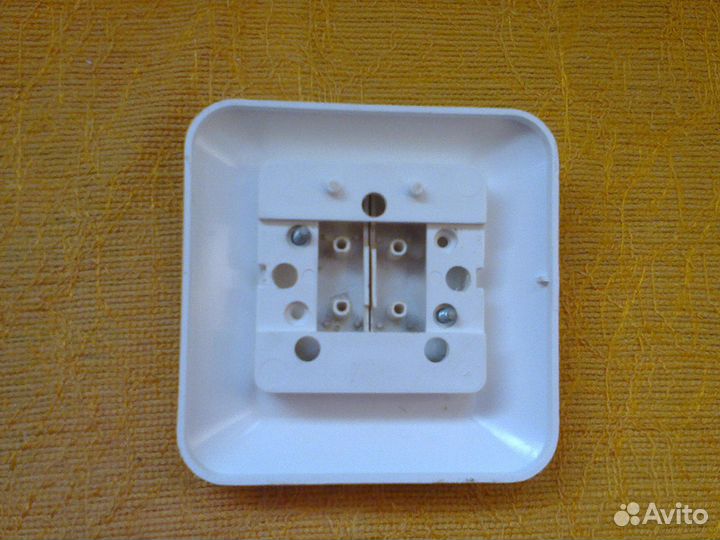 Корпус выключателя с клавишами
