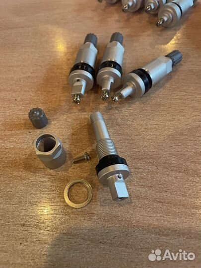 Вентиль датчика давления колёс N17