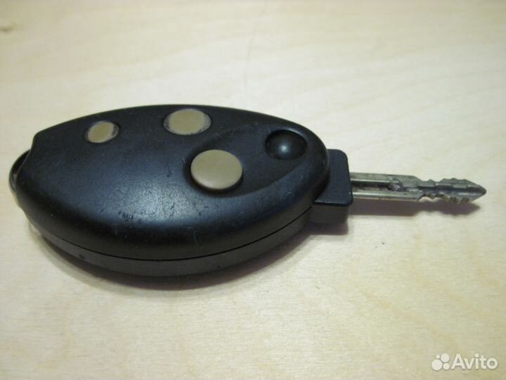Citroen выкидной чип ключ 3 кнопки б/у