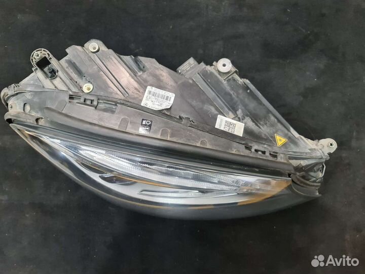 Правая фара Mercedes W222