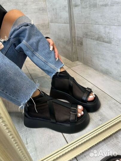 Босоножки женские