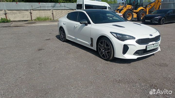 Kia Stinger 2.0 AT, 2021, 22 599 км