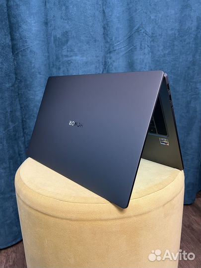 Honor magicbook 16 R5 5600H/16/512/win 11