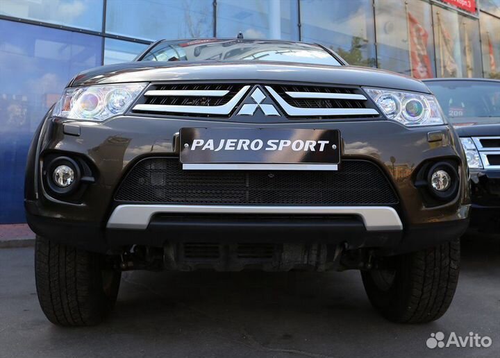 Сетка на бампер Mitsubishi Pajero Sport 2014-2017