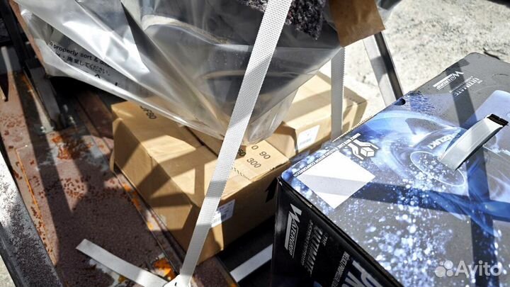 Мотор лодочный Suzuki DF175ATL CAN черный