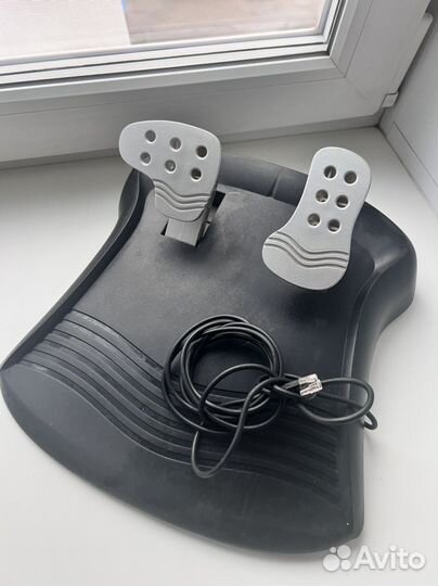 Игровой руль Genius + педали