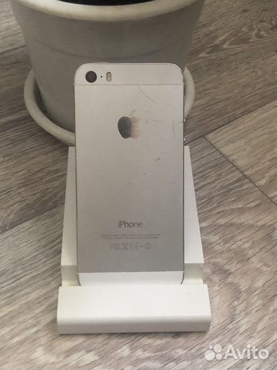 Телефон iPhone 5s