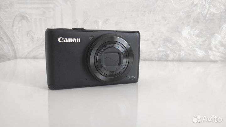 Надежный фотоаппарат Canon PowerShot S95