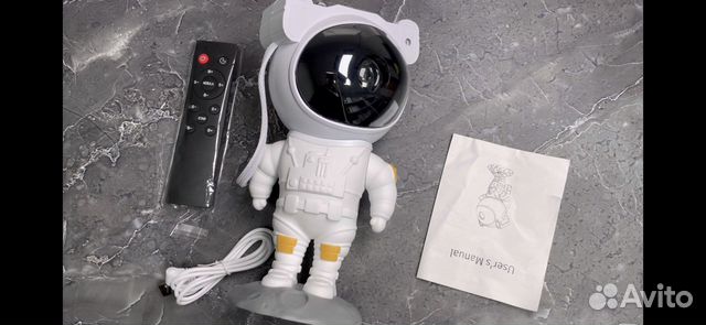 Проектор звездного неба космонавт ночник