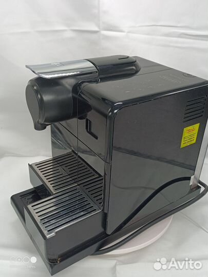 Кофеварка капсульная nespresso delonghi EN550.B