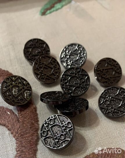 Пуговица dior диор