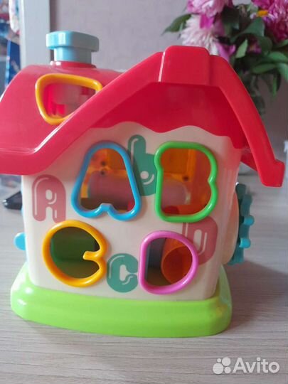 Игрушка развивающая Домик сортер