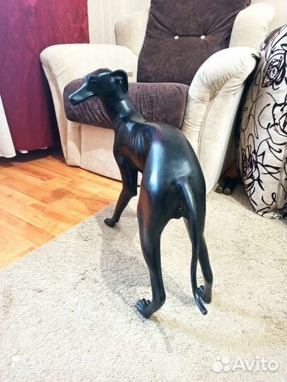 Статуэтка Левретка