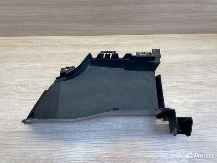 Дефлектор радиатора правый LADA X-Ray