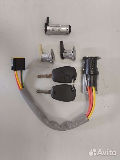 Замок зажигания Лада Ларгус с 2 личинками дверей
