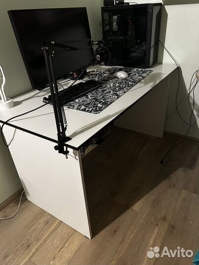 Компьютерный стол 140