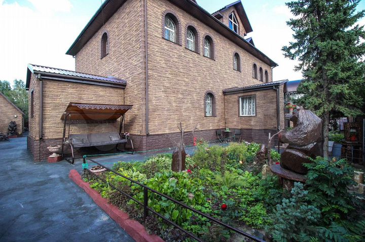 Дом 360 м² на участке 15 сот.