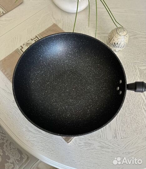 Сковорода WOK