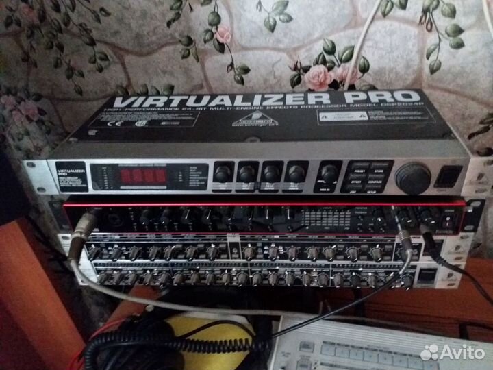 Цифровой процессор Behringer DSP 2024P