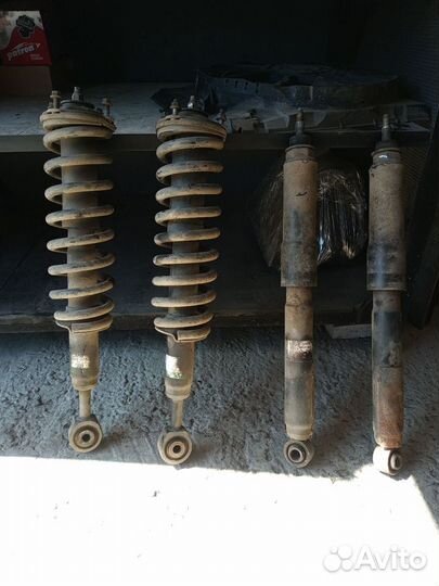 Стойки комплект Toyota land cruiser