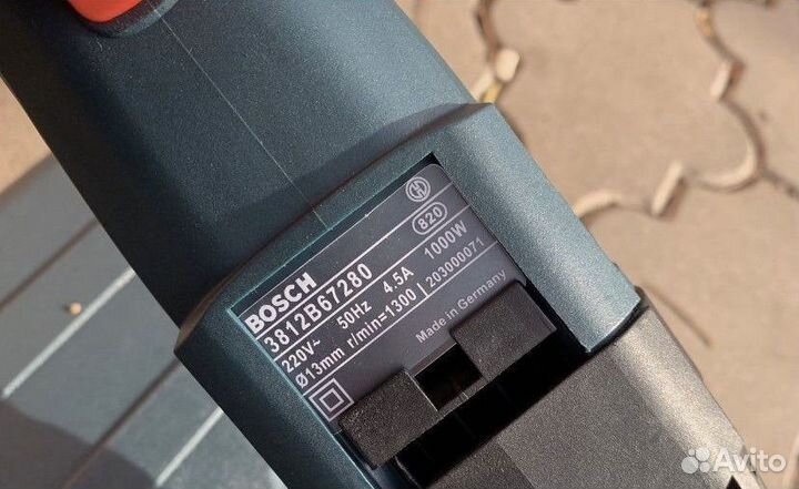 Перфоратор Bosch 2-28 с бурами