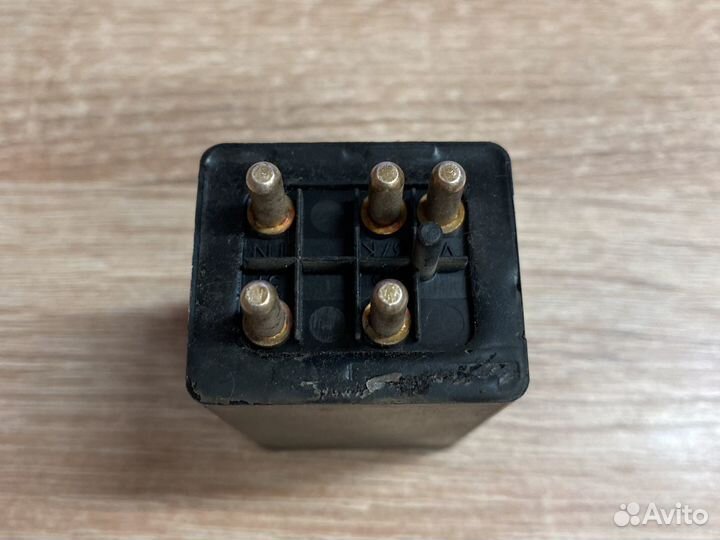 Реле кикдауна Mercedes A0035453205