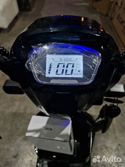 Новые электроскутеры + сигнализация шлем