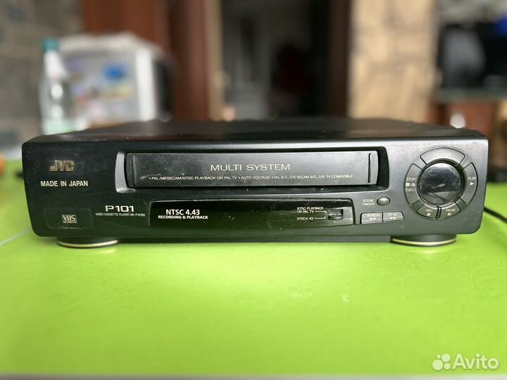 Видеомагнитофон JVC