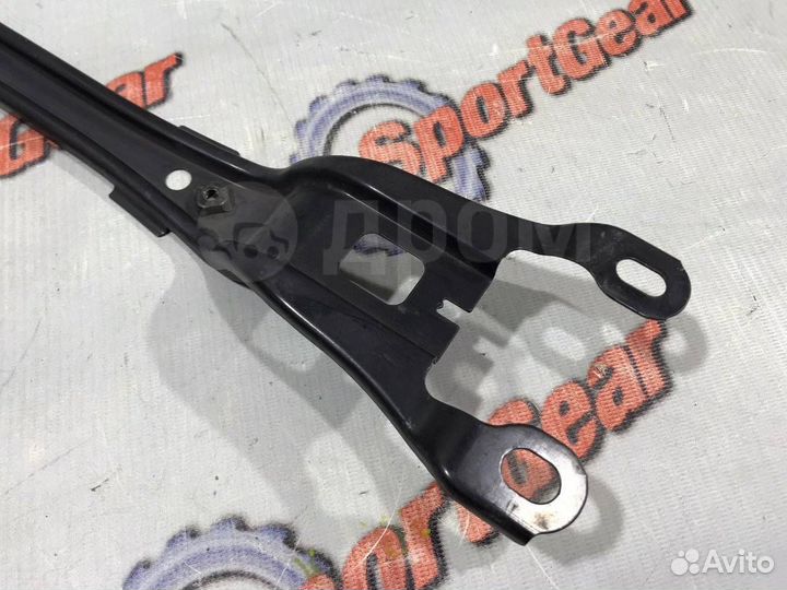 Планка телевизора Toyota Prius ZVW30 № 165