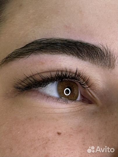 Модель на наращивание ресниц