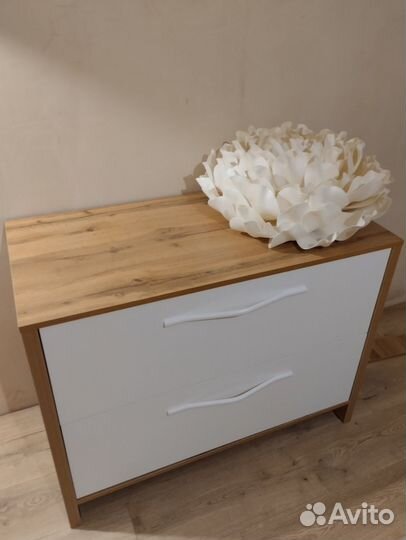 Тумбочка